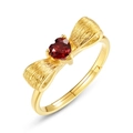 Anillo de lazo en plata S925 dorada con circón rojo corazón y acabado metal cepillado - Abierto Ajustable / Granate rojo