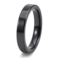 Makro-Detail eines hochglanzpolierten flachen schwarzen Keramikrings mit Reflexion - US 6 / Schwarz (4mm Breite)