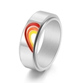 Detail eines Edelstahl-Spinning-Rings mit Regenbogen-Herz und gebürsteter Metallstruktur - US 6 / Warm Regenbogen - Silber