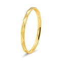 Elegante anillo en V bañado en oro de 18K con superficie pulida y facetas geométricas - US 5 / Dorado