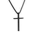 Détail du pendentif croix noire en titane avec verset gravé sur une chaîne boîte - Collier Pendentif avec Chaîne / Noir