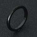 Anello minimalista da 2mm in acciaio inossidabile nero lucido con superficie a specchio - US 5 / Nero