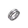 8mm Herrenring aus Wolfram mit poliertem Silberfinish und blauer Mittelrille im Detail - US 6 / Zweifarbig Schwarz