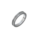 Dettaglio ravvicinato di un anello in acciaio inossidabile argento con pavé di diamanti - US 5 / Argento Con Strass