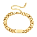 Dettaglio del bracciale a catena cubana dorata con piastra metallica e marchio K18 - 18+5cm / Oro