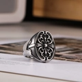 Anillo de sello para hombre en acero inoxidable con cruz gótica y acabado vintage negro - US 7 / Gris Espacial