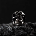 Polished silver-black stainless steel skull ring with 1% engraving on rock background - Silver U (1% Mark Style)