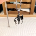 Retro-Punk-Göttin Mechanik Totenkopf Anhänger mit Teufelsflügeln an silberner Kette - Anhänger mit Halskette