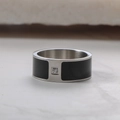 Anello di coppia minimalista in acciaio al titanio con intarsio nero e diamante - Taglia US 9 / Solitario