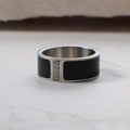 Anello minimalista in acciaio al titanio con fascia in smalto nero e quattro diamanti - Taglia US 9 / Quattro Pietre