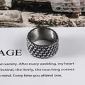 Anillo vintage trenzado de acero de titanio plateado con banda texturizada para hombre - Talla US 7