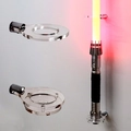 Wandmontierter Lichtschwert-Halter aus Acryl mit zweiteiligem Halterungssystem - Transparent