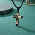Colgante de cruz en negro y dorado con circonita incrustada y cadena de perlas negras - Black Gold Cross with Black Pearl Chain
