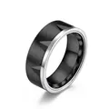 Anello da uomo bicolore in titanio nero spazzolato con bordi lucidi e punte a rilievo - US 10 / Nero