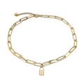 Collana a graffetta in acciaio dorato con ciondolo a lucchetto minimalista su sfondo bianco - Oro