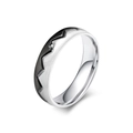 Titanstahlring mit kreativem Zickzack-Muster und Zirkon-Inlay in 45-Grad-Ansicht - US 7 / Silber & Schwarz