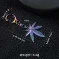 Portachiavi con foglia di acero iridescente in lega metallica per borsa chic - Arcobaleno
