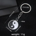 Porte-clés Yin Yang Tai Chi noir et blanc en alliage avec dimensions et finition huile - Style Bagua
