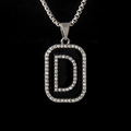 Collana hip hop con ciondolo rettangolare in smalto nero e lettera D scintillante - Lettera D