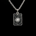 Collier tarot vintage argenté avec pendentif Le Soleil XIX en émail noir punk - Le Soleil Tarot