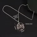 Collana con ciondolo a due serpenti intrecciati in acciaio inossidabile argento con catena - Serpente Intrecciato (Con Catena a Chiglia 60cm)