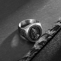 Anello con sigillo vintage in acciaio inossidabile con mani in preghiera e croce incisa - US 7 / Color Acciaio