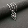 Totenkopf-Anhänger mit Krone und grünen Zirkonia an silberner Kordelkette aus Edelstahl - Anhänger Ohne Kette (Stahlfarbe)