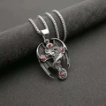 Collana con ciondolo croce di drago gotico con teschio e pietre rosse su catena - Pendaglio Acciaio Vintage