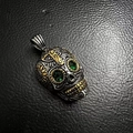 Collana teschio punk in acciaio inossidabile con placcatura in oro e occhi verdi - Occhi Verdi Bicolore (Ciondolo Solo - Senza Catena)