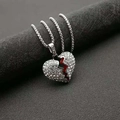 Detailansicht der Hip-Hop-Silberkette mit vereistem gebrochenem Herz und roter Emaille - Silber Groß (Anhänger Ohne Kette)