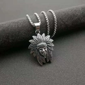 Collier pendentif chef indien argenté vintage avec coiffe de plumes sur chaîne inoxydable - Pendentif Seul de Couleur Argentée