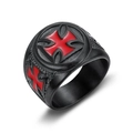 Anello punk retrò da uomo in acciaio al titanio nero con design a rilievo croce di Malta rossa - US 7 / Nero
