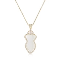 Elegante collar dorado con un colgante traslúcido de lujo y detalles de cristales brillantes - Oro Blanco Cerámica