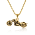 Collana punk con ciondolo a forma di moto dorata e trama vintage su sfondo bianco - Color Oro Con Catena