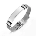 Dettaglio del bracciale a maglia argento con piastra ID lucida e fibbia regolabile - Piastra ID Argento + Cinturino in Maglia Argento