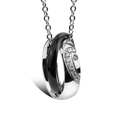 Halskette aus Titanstahl mit ineinander verschlungenen Ringen und schwarzen Akzenten - Herrenstil (Anhänger Und Kette) / Schwarz & Silber