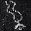Collar de cadena cubana de plata hip hop con colgante de calavera alada en arena negra - Calavera con Alas con Cadena de 50cm Estilo 5525 / Plateado