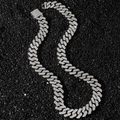 Collar cubano 14mm hip hop plateado con cristales pavé para hombre sobre fondo de grava negra - Collar (Talla 45) / Plateado