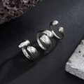 Set di tre anelli a goccia d'argento con design organico in metallo lucido - Argento