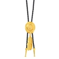 Cravatta Bolo western con ornamento a cappello dorato e ciondoli a piuma - Giallo Oro