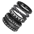 Dettaglio del set di 6 bracciali punk con cinturini in pelle, borchie in metallo e catene - Stile 2