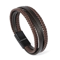 Détail d'un bracelet en cuir tressé marron multicouche avec fermoir magnétique noir mat - Cuir Brun Fermoir Noir