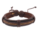 Détail d'un bracelet vintage en cuir multicouche avec des cordons tressés marron et gingembre - Style Tressé Contraste Vintage (Ensemble de Bracelets en Cuir) / Contraste Marron Foncé Gingembre
