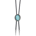 Dettaglio della cravatta bolo con pietra celeste, montatura in argento e corda di cuoio - Azzurro