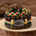 Set di quattro bracciali Jamaica a strati con ciondolo a foglia e motivi intrecciati - Multicolore