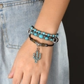 Dettaglio di bracciali bohémien a strati con perle turchesi e ciondolo a cactus - Cactus Turchese Perline (手链：款式三)