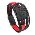 Detalle de la pulsera de cuero multicapa roja y negra con cabeza de lobo y cierre magnético - Negro Rojo