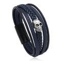 Dettaglio del bracciale in pelle intrecciata blu navy con teschio d'argento e chiusura magnetica - Pelle Blu Scuro Chiusura Nera
