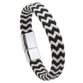Dettaglio del bracciale in pelle intrecciata bianca e nera con chiusura magnetica in metallo - Nero & Bianco (Chiusura Argentata)