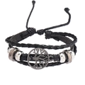 Détail d'un bracelet en cuir multicouche avec pendentif arbre de vie et perles - Style Arbre de Vie / Noir